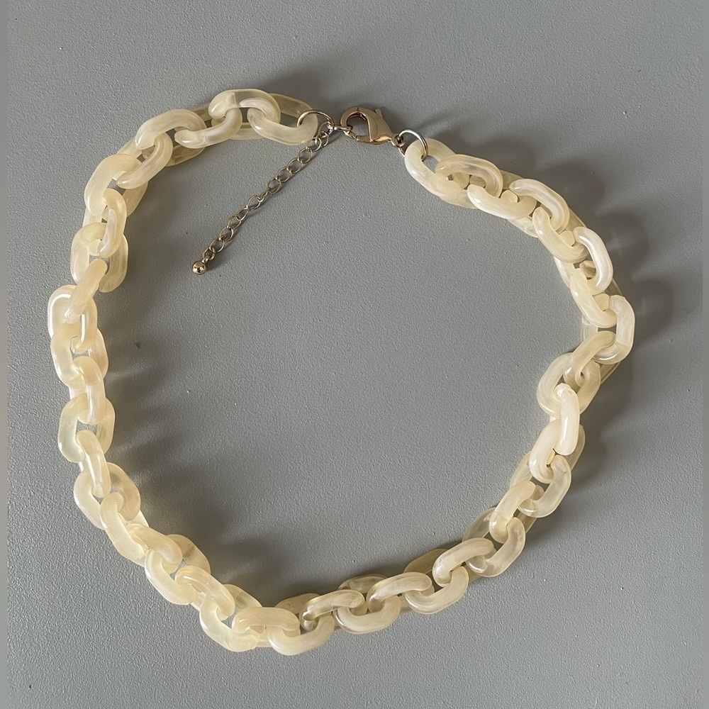 Anthropologie Acrylic Chain Necklace in Bone